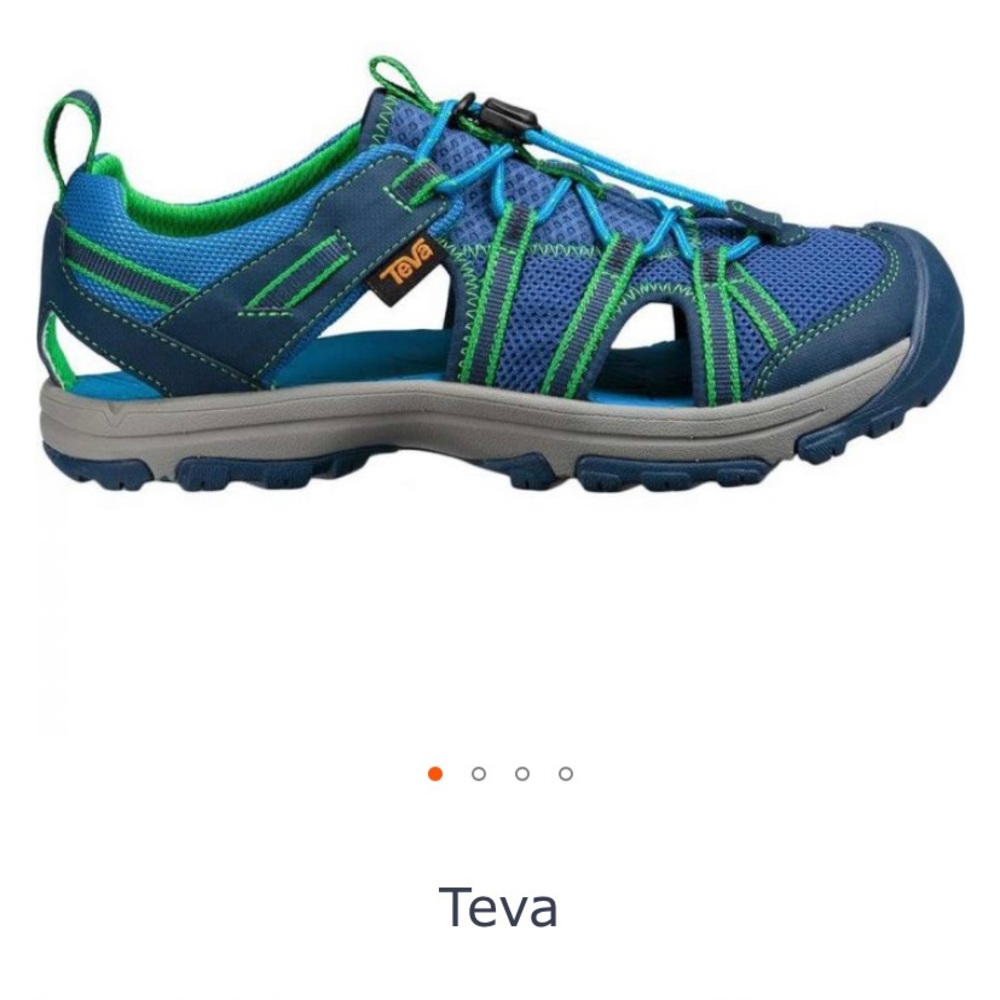 Teva water shoes! Size :6Y or 8W✨